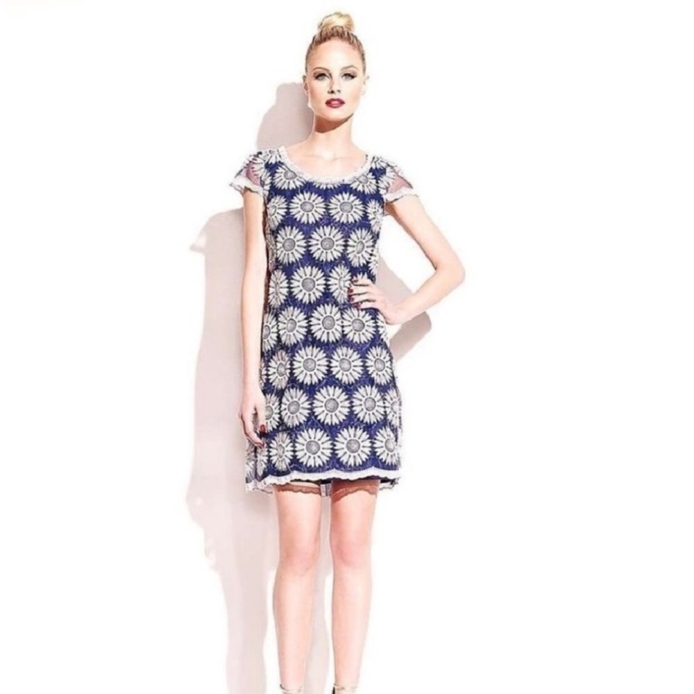 Betsey Johnson Dizzy Daisy Shift Dress
